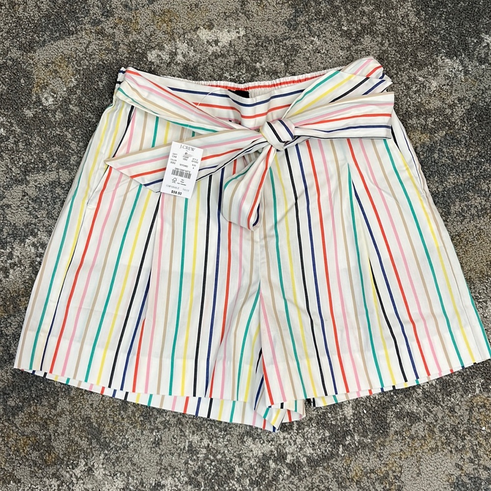 Shorts with tie